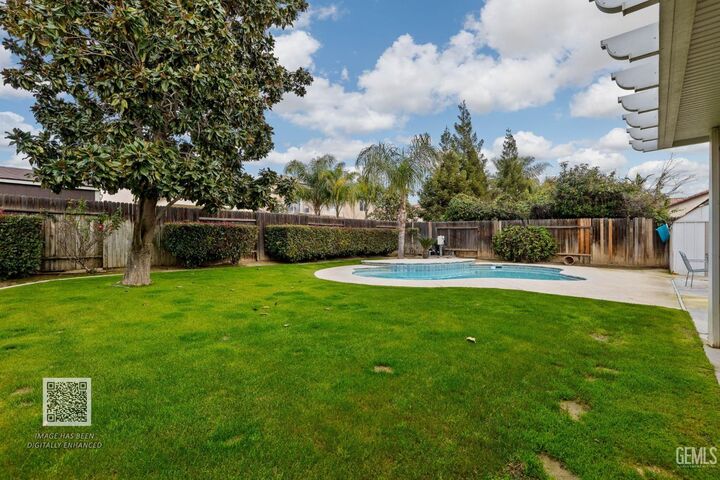 Property Photo: 11012 Snowcreek Falls Avenue CA 93312