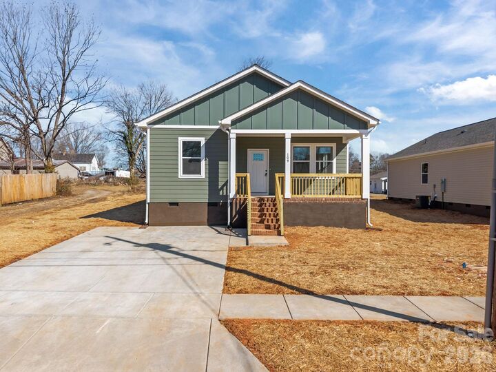 Property Photo:  109 E Earnhardt Street  NC 28144 