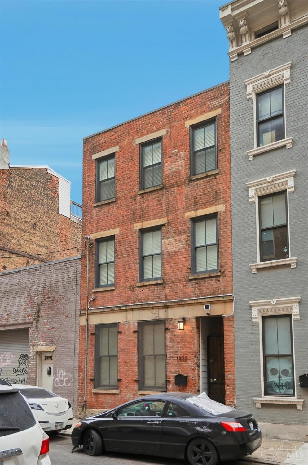 Property Photo:  1822 Logan Street  OH 45202 