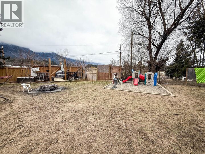 Property Photo: 4114 51st Street BC V0B 1C1
