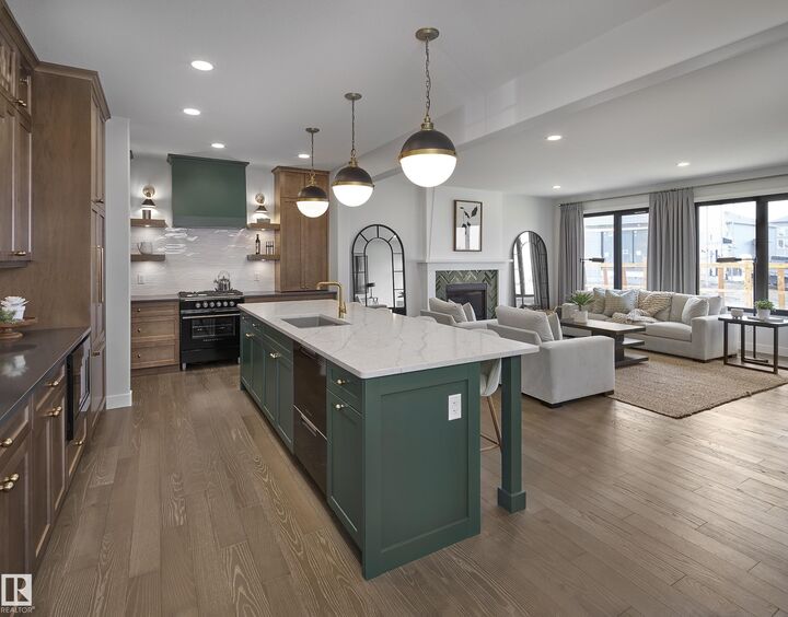 Property Photo:  4640 Chegwin Wynd SW  AB T6W 4A8 