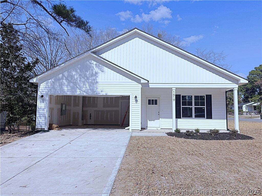 Property Photo:  1619 Minurva Drive  NC 28301 