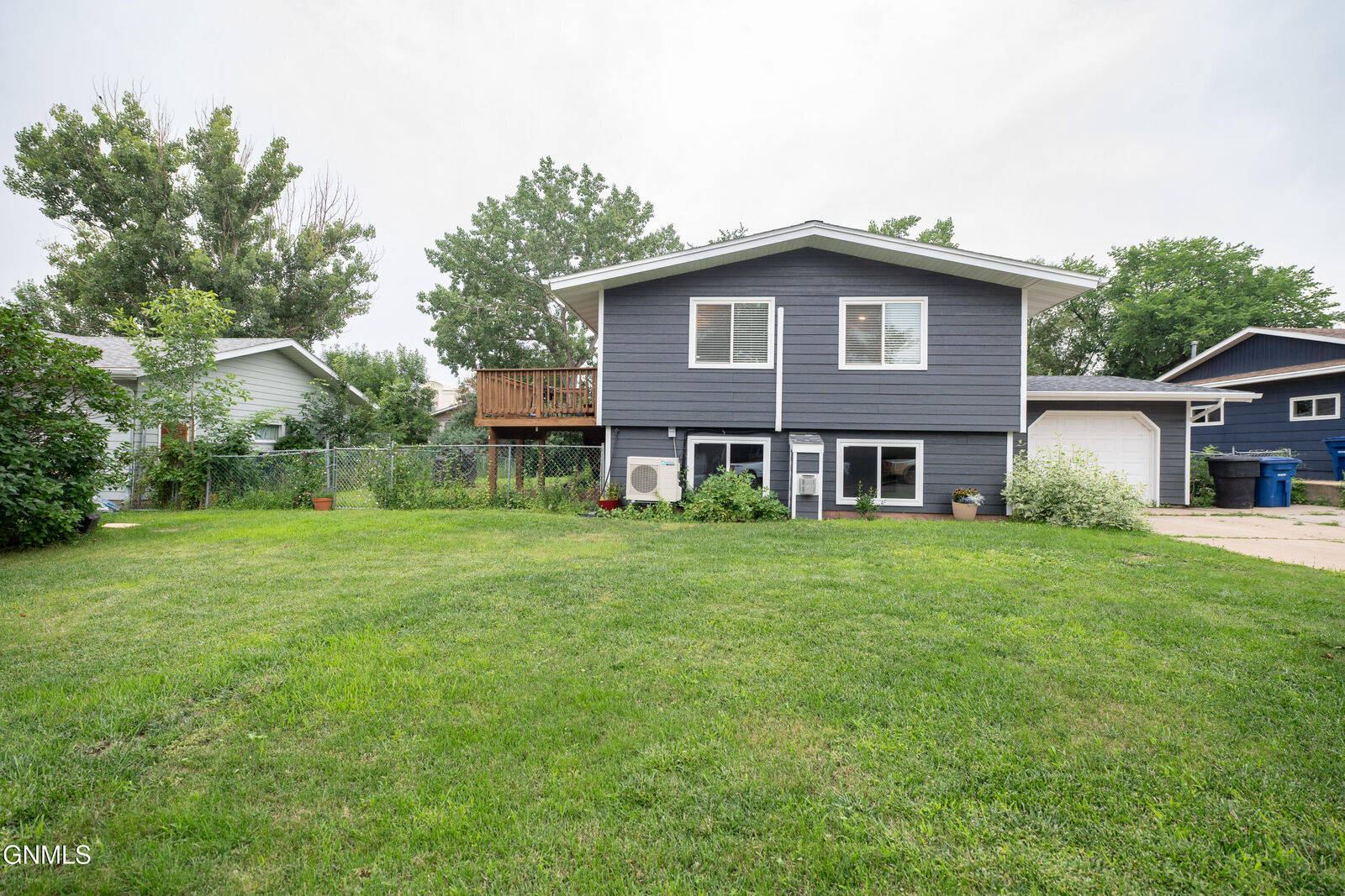 Property Photo:  1469 2nd Avenue E  ND 58601 