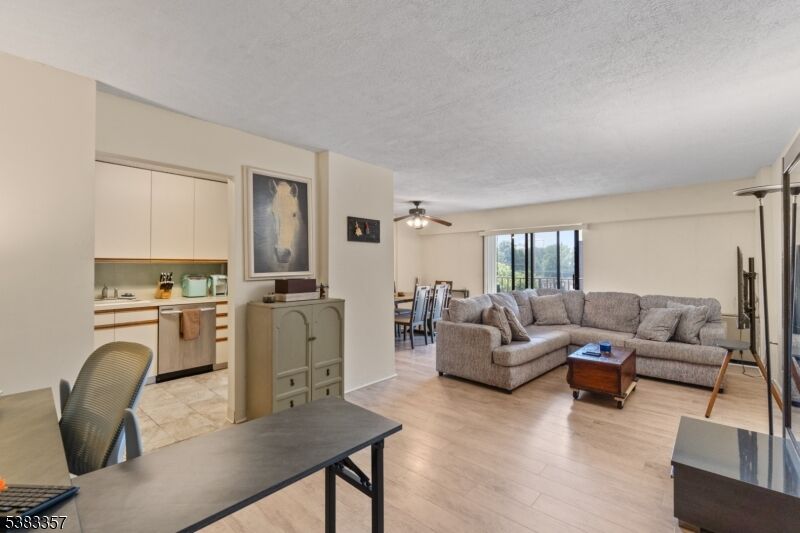 Property Photo:  10 N Wood Ave 406  NJ 07036 