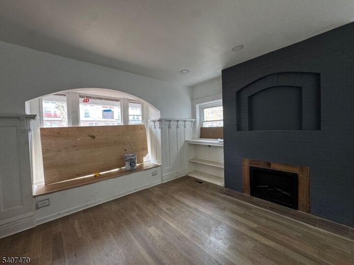 Property Photo:  696 Dr Martin Luther King J  NJ 07102 