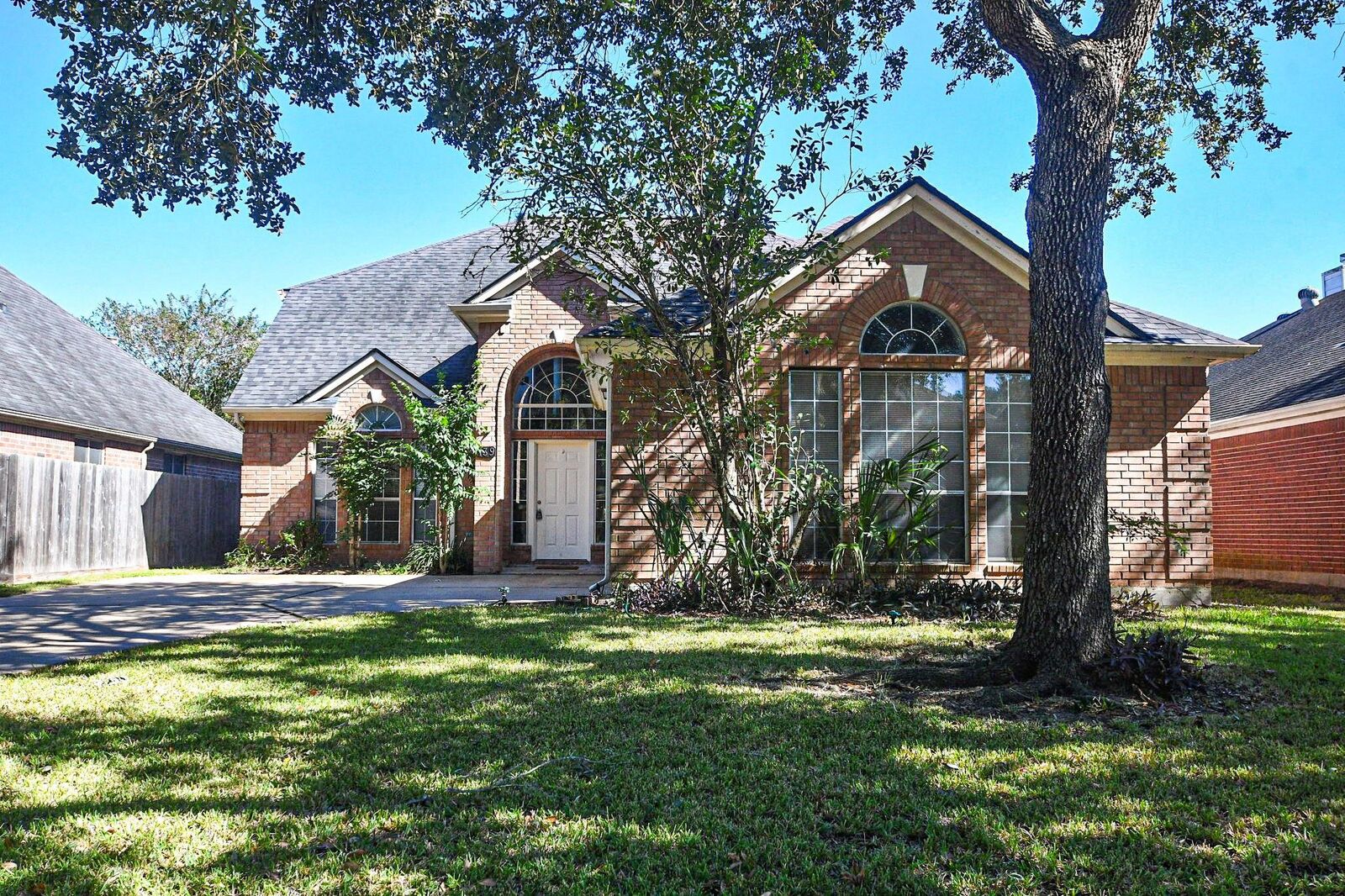 Property Photo:  139 Skycrest Drive  TX 77479 