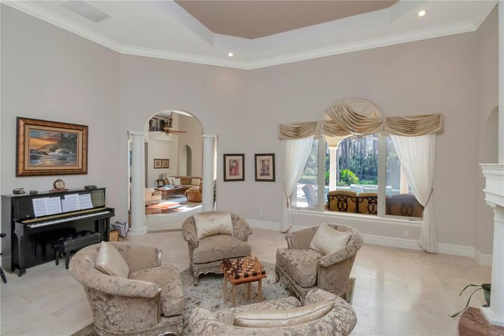 Property Photo:  18901 Lakes Edge Way  FL 33556 