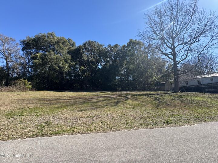 Property Photo:  440 Diaz Avenue  MS 39530 