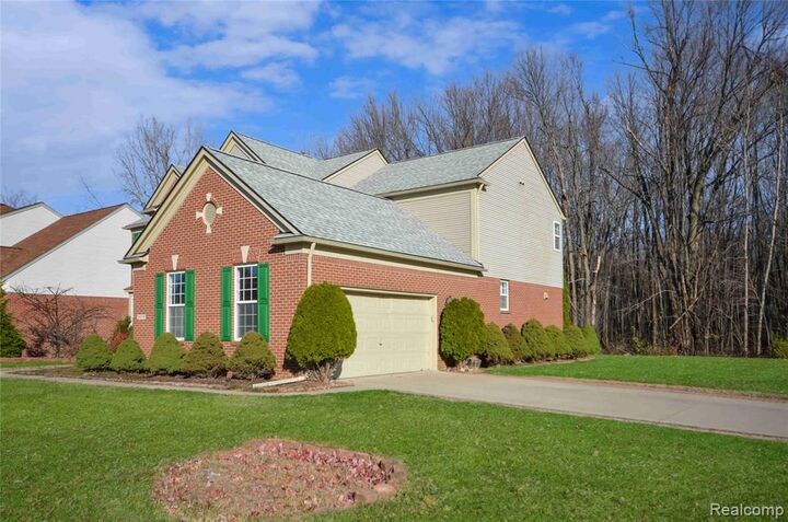 Property Photo:  34376 Giannetti Drive  MI 48312 5736 