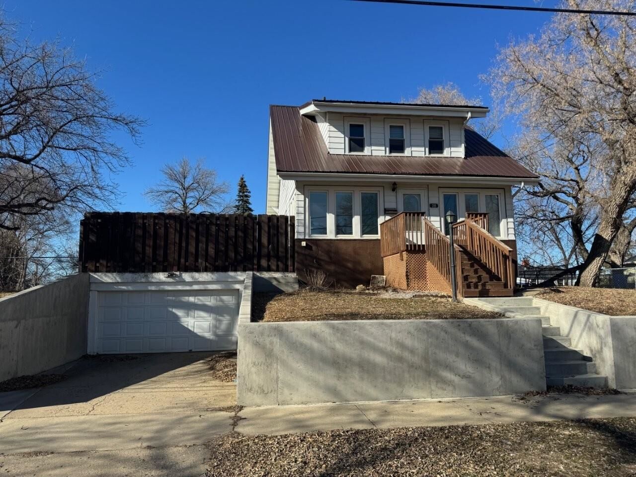 Property Photo:  209 8th Ave SE  ND 58701 