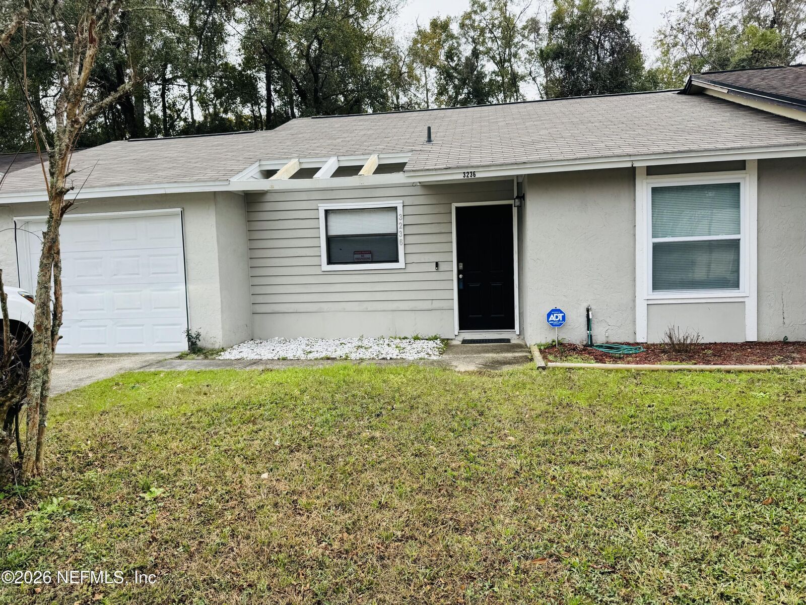 Property Photo:  3236 Meadowlea Circle N  FL 32218 