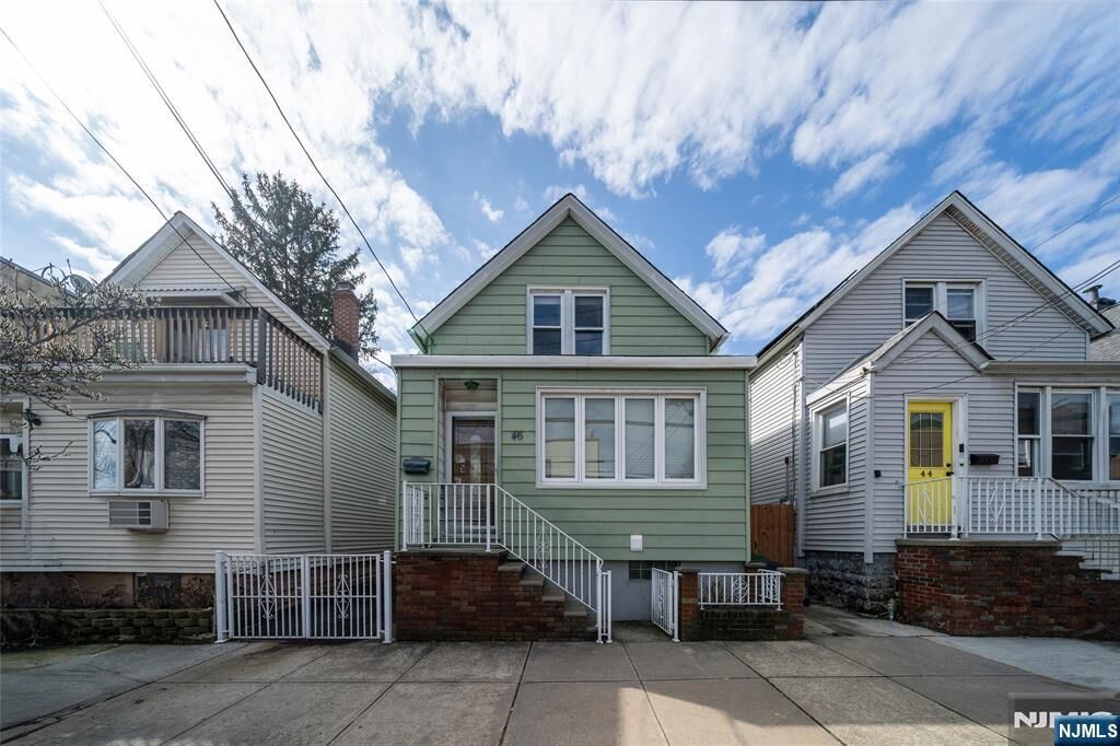 Property Photo:  46 E 16th Street  NJ 07002 