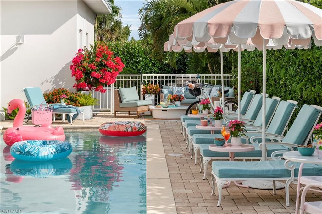 Property Photo:  10042 Vanderbilt Dr  FL 34108 