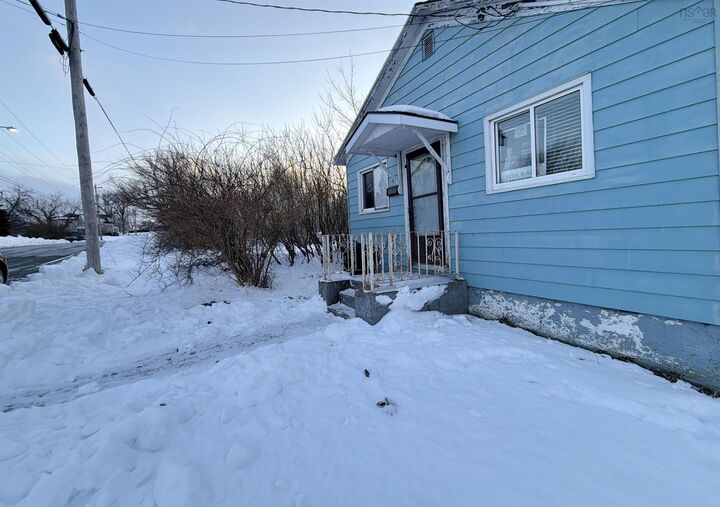 Property Photo:  385 Gibbon Street  NS B1H 3N3 