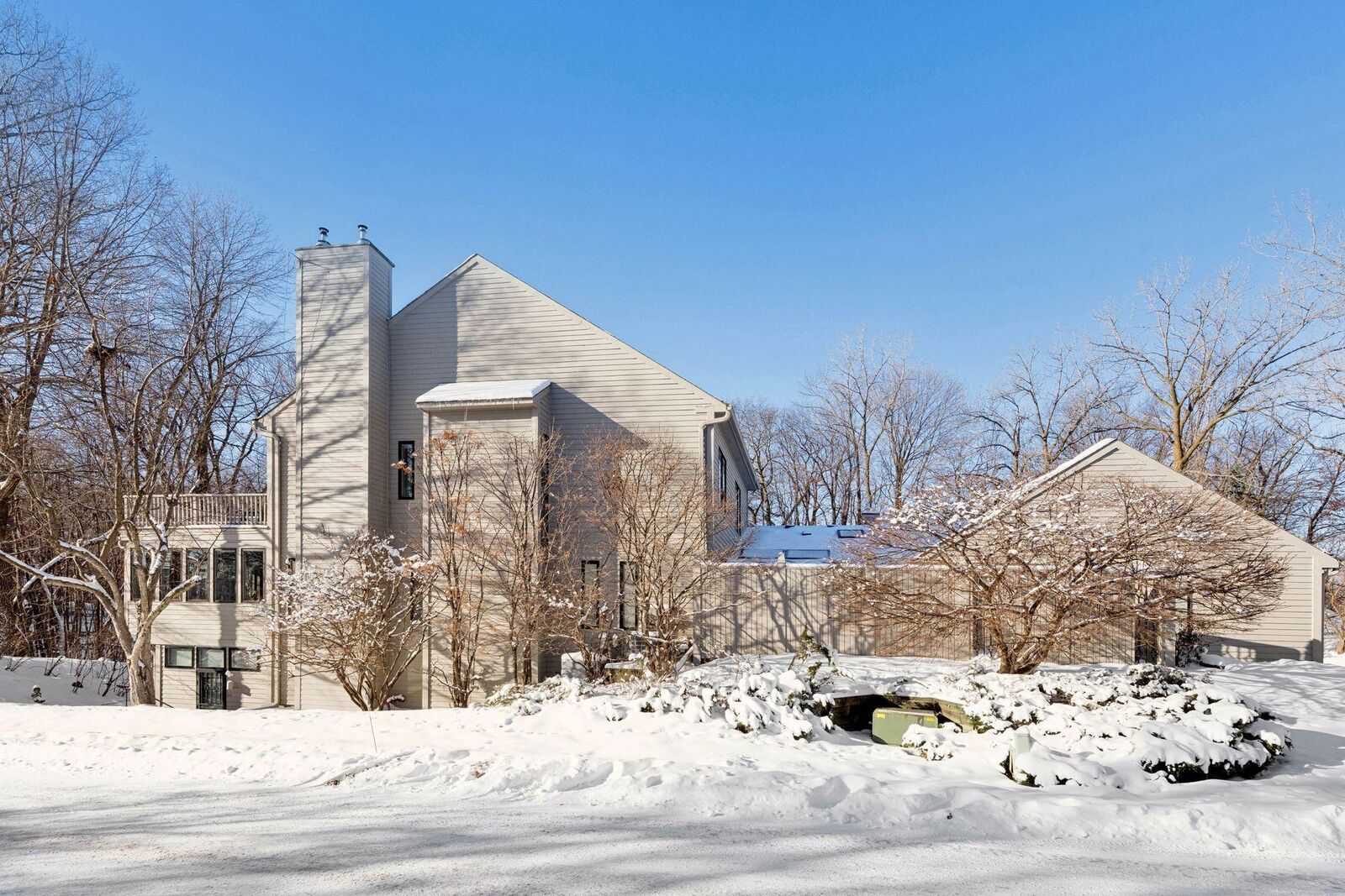 Property Photo:  4610 Bayswater Road  MN 55331 