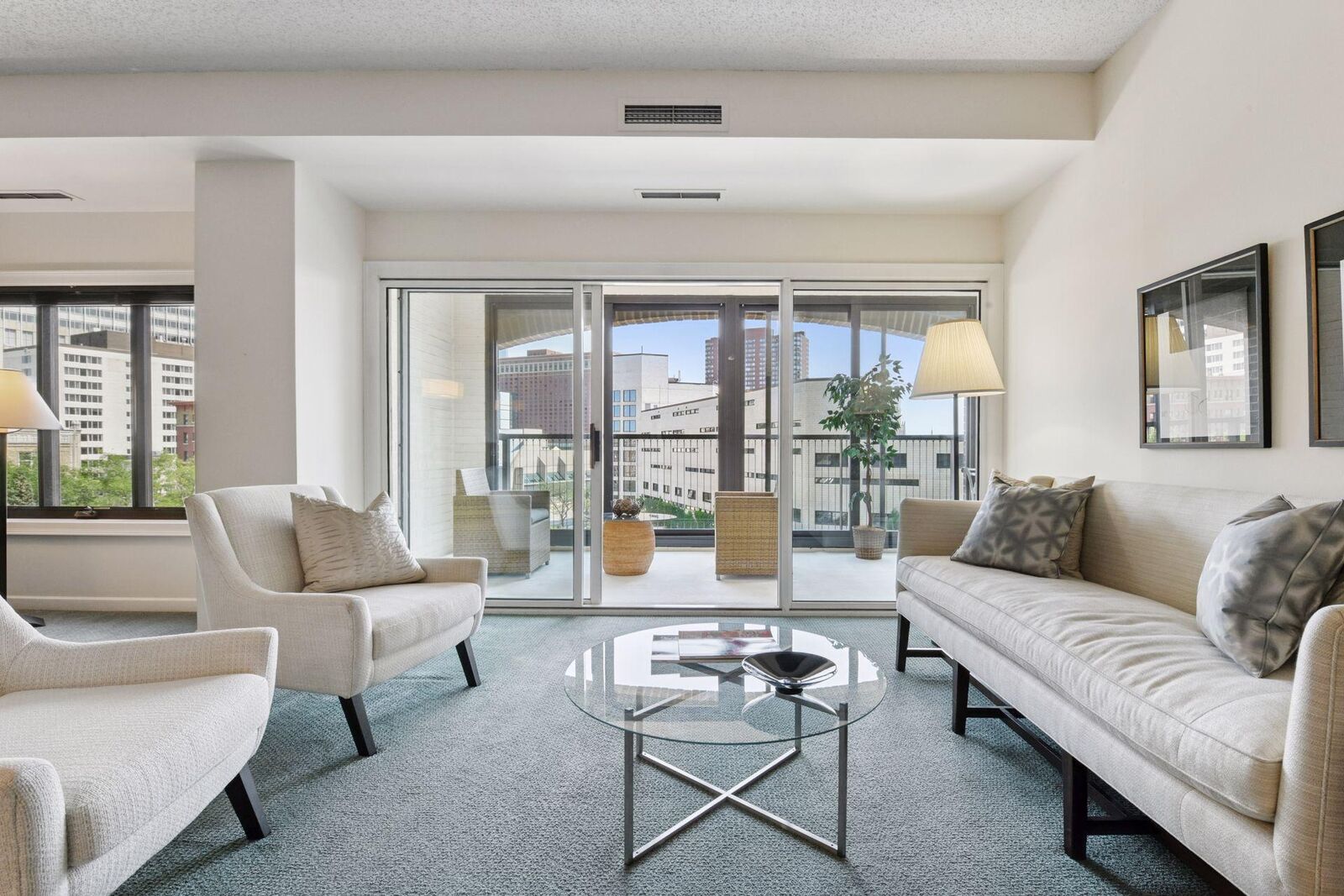 Property Photo: 1201 Yale Place 407 MN 55403