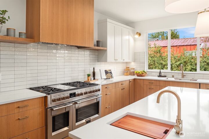 Property Photo:  13693 NE 101st Street  WA 98033 