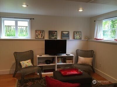 Property Photo:  342  16th Avenue E Lower  WA 98112 