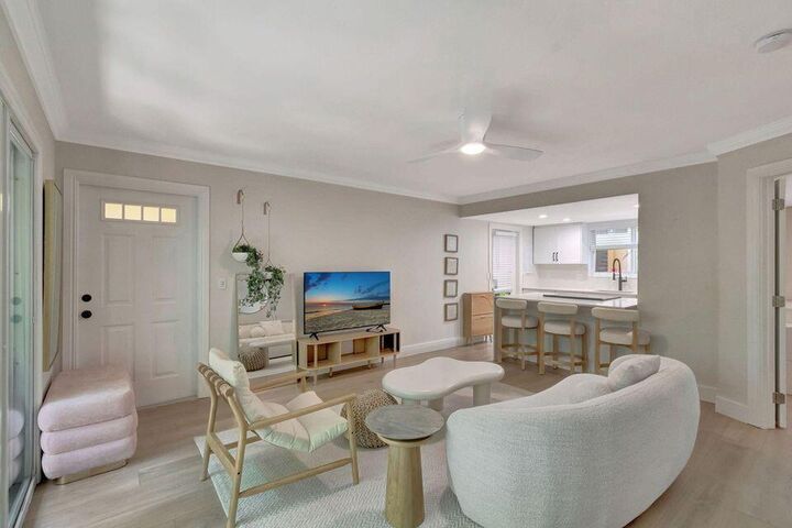 Property Photo: 49 SE 7th Avenue 2 FL 33445