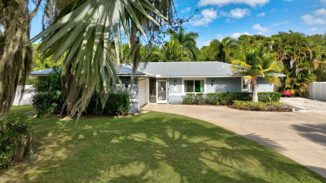Property Photo:  1206 White Oak Lane  FL 34982 