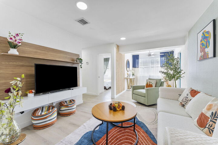 Property Photo:  2629 SW 6th Court  FL 33312 