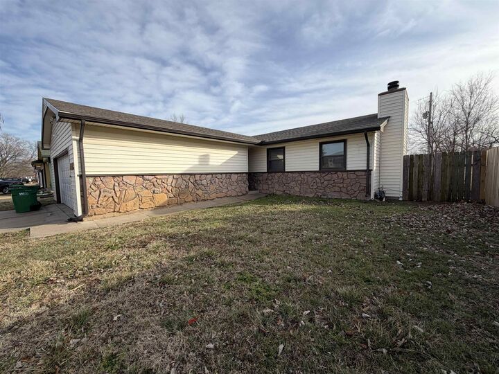 Property Photo:  2982 S Richmond Ct  KS 67217 