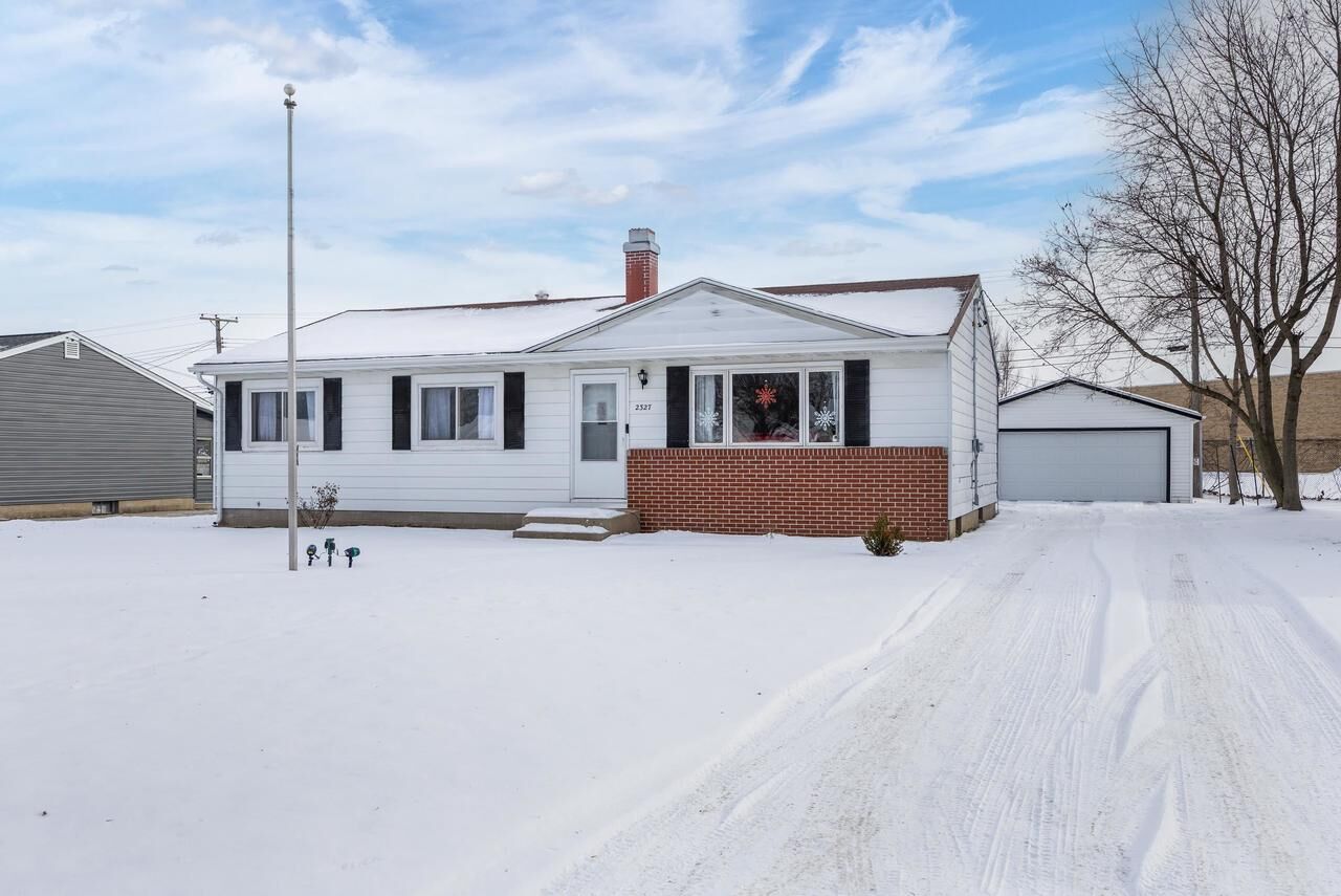 Property Photo:  2327 Butlin Drive  WI 53511 