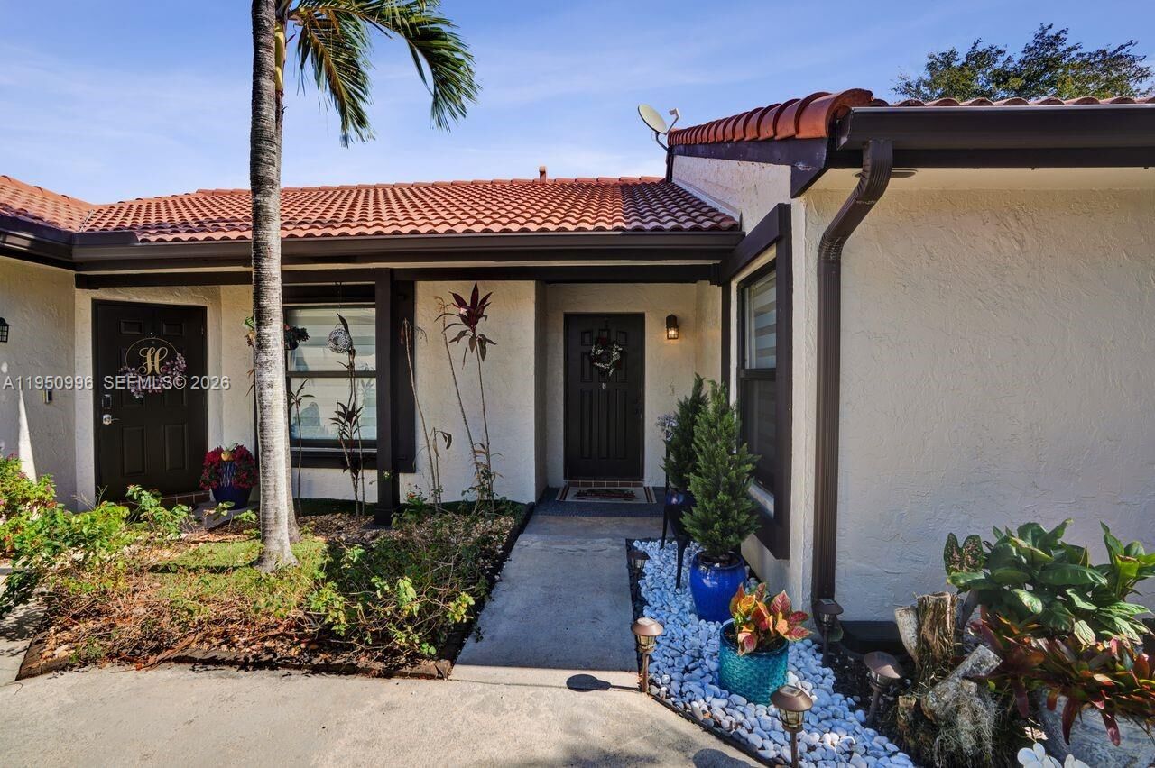 Property Photo:  14970 SW 49th Ln 2G  FL 33185 