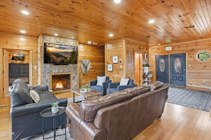 Property Photo: 319 Poplar Point Way TN 37738