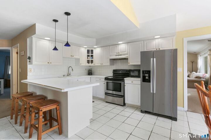 Property Photo:  40 Rose Terrace  CT 06611 