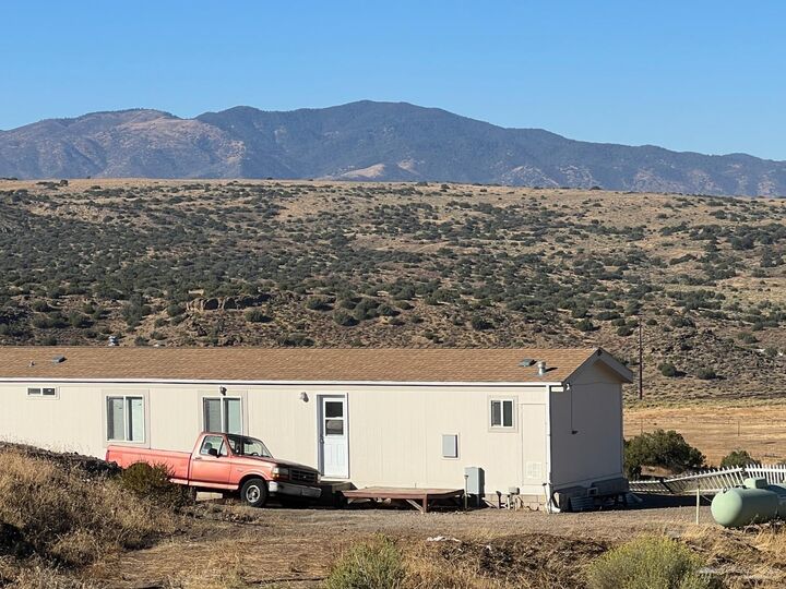 Property Photo: 10656 Pretoria Road CA 93561