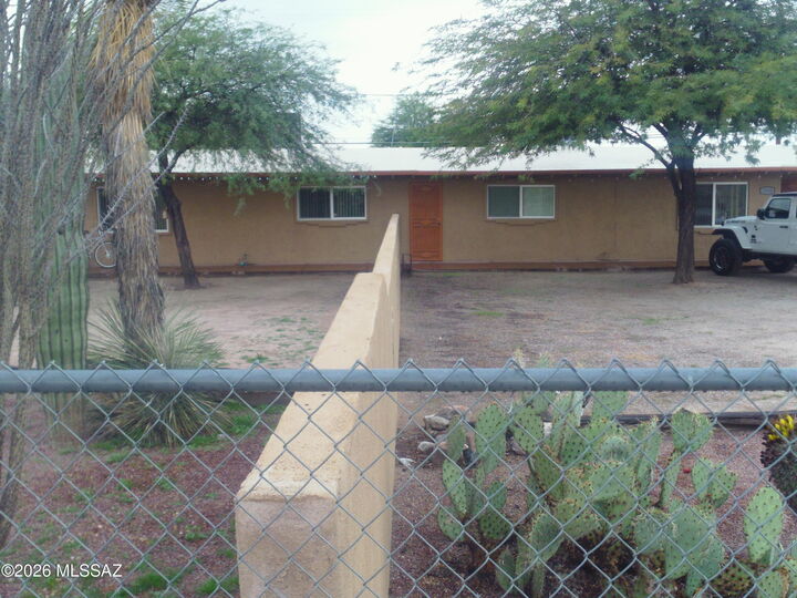 Property Photo: 1932 S Campbell Avenue AZ 85713