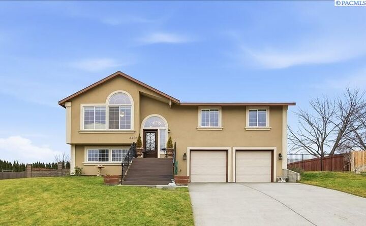 Property Photo:  4406 Sahara Dr.  WA 99301 