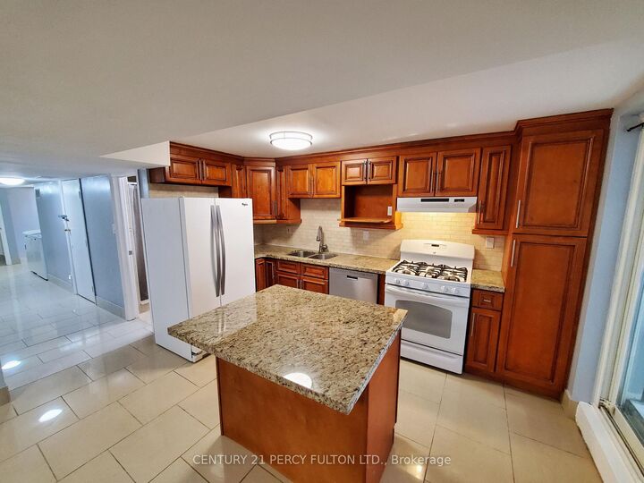 Property Photo:  48 Laguna Crescent Bsmt  ON L3S 3G6 