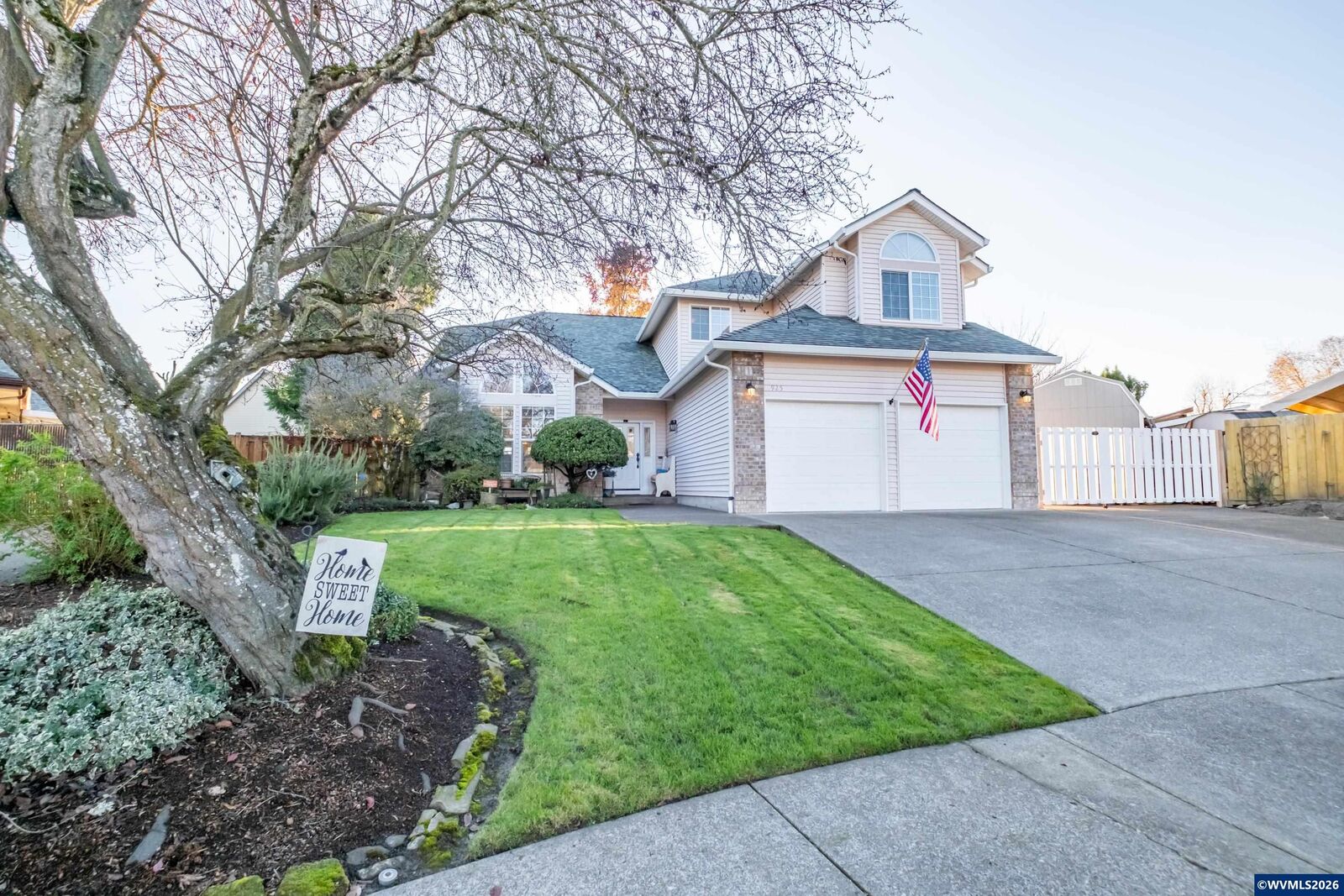 Property Photo:  925 Scepter Ct NE  OR 97301 