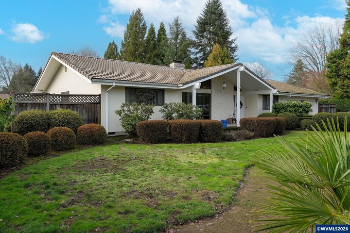 Property Photo: 1650 Springhill Dr OR 97321