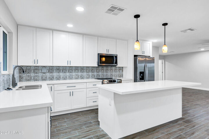 Property Photo: 10602 W Cumberland Drive AZ 85351