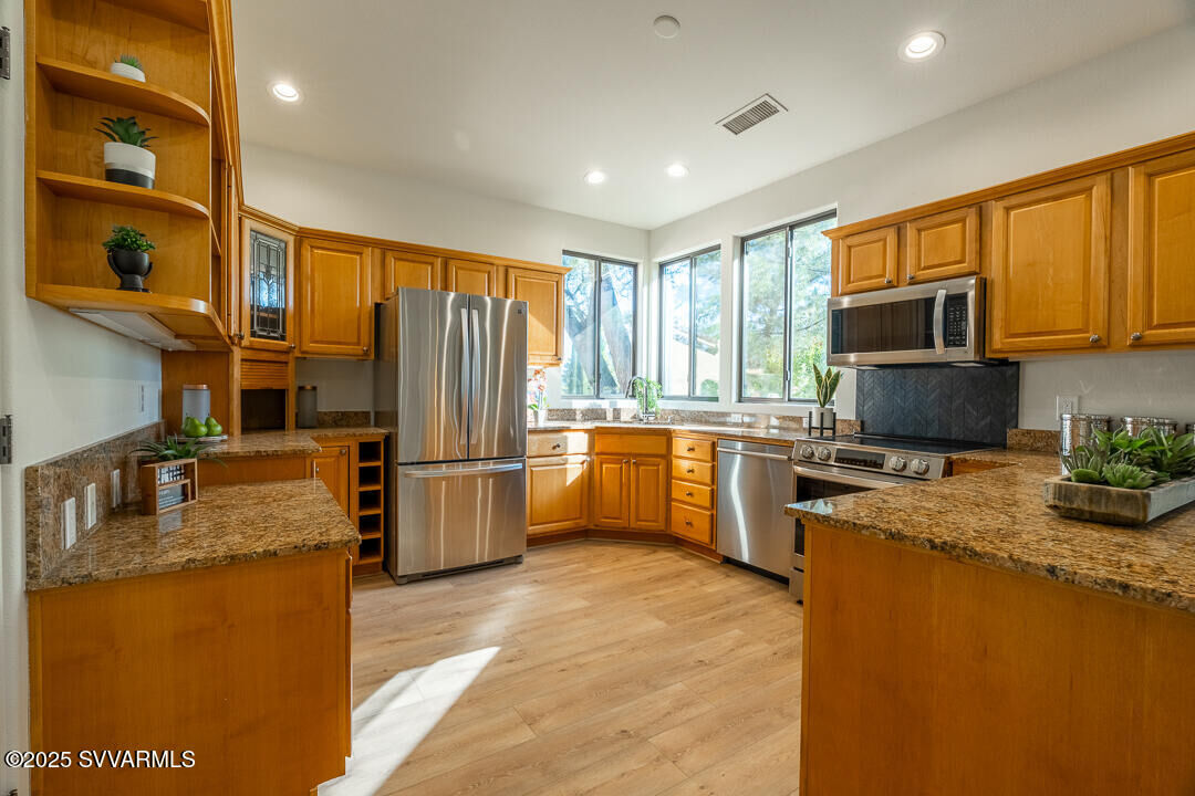 Property Photo:  165 Oak Creek Drive  AZ 86351 