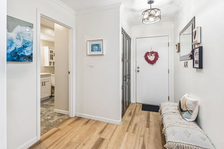 Property Photo: 1441 Garden Place 103 BC V4M 3Z2