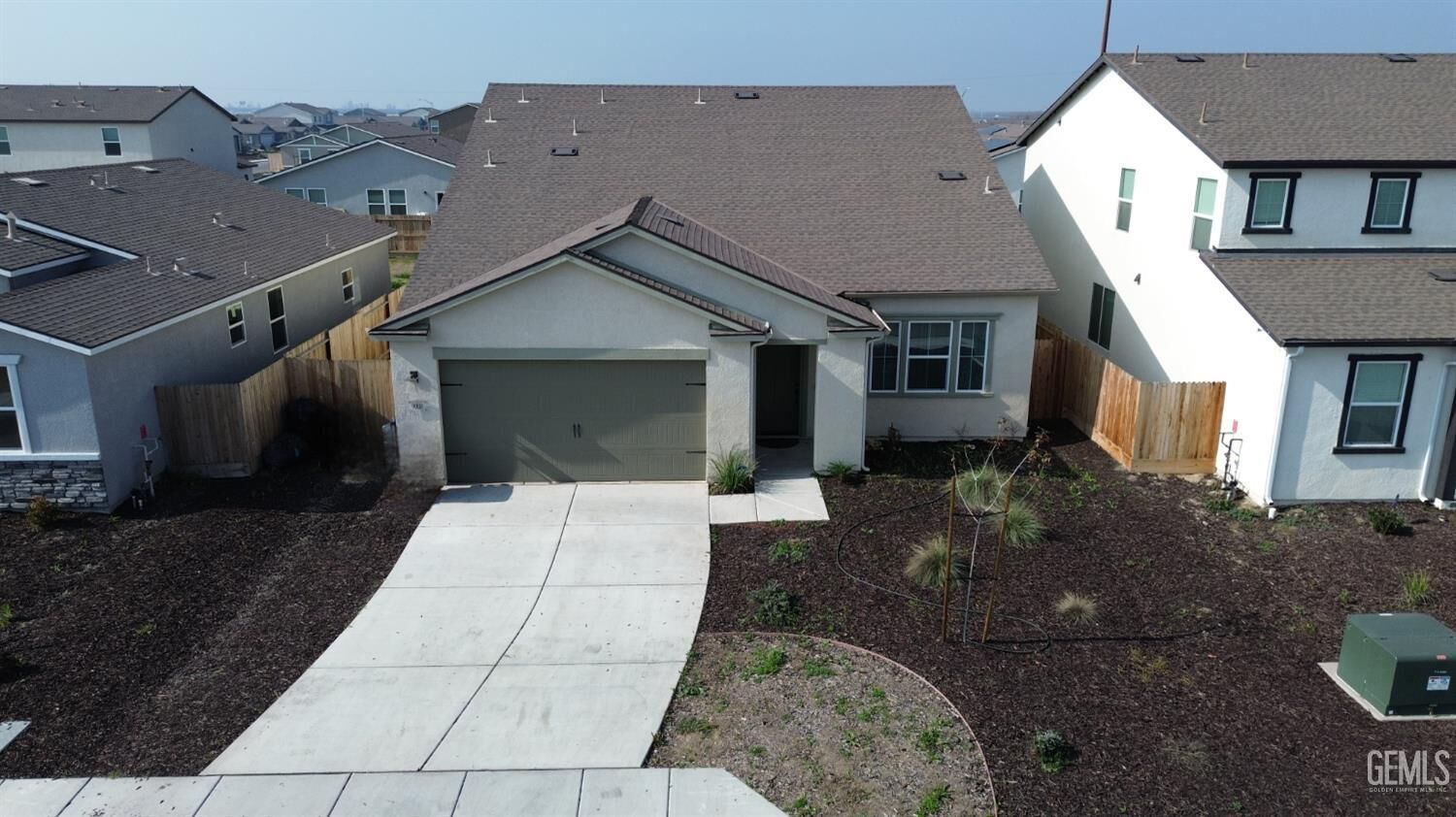 Property Photo:  9007 Miranda Garden Street  CA 93311 