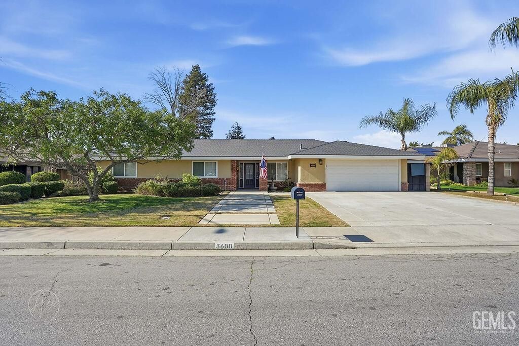 Property Photo:  3600 La Costa Street  CA 93306 