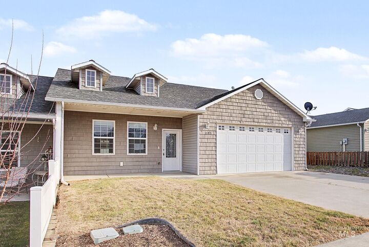 Property Photo:  1103 Liberty Circle  WA 99403 