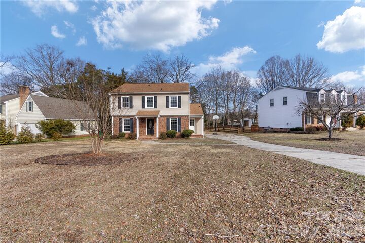 Property Photo: 2240 Lawton Bluff Road NC 28226