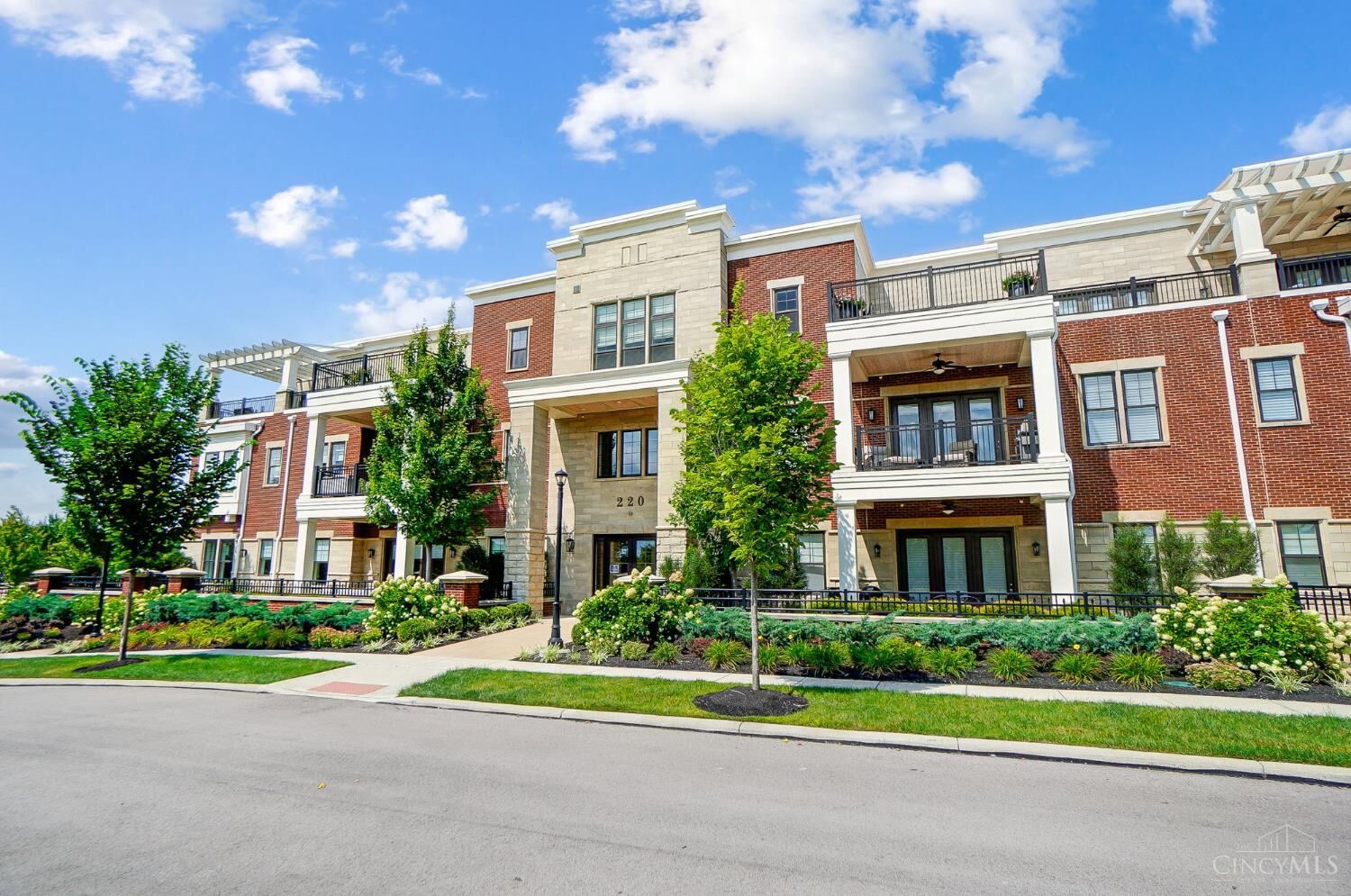 Property Photo:  220 Vintage Club Drive  OH 45249 