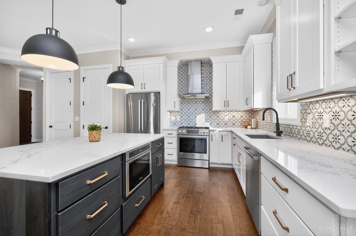 Property Photo:  220 Vintage Club Drive  OH 45249 