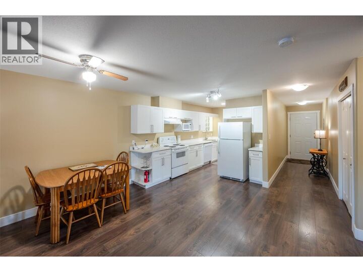 Property Photo: 640 Main Street 309 BC V0H 1R4