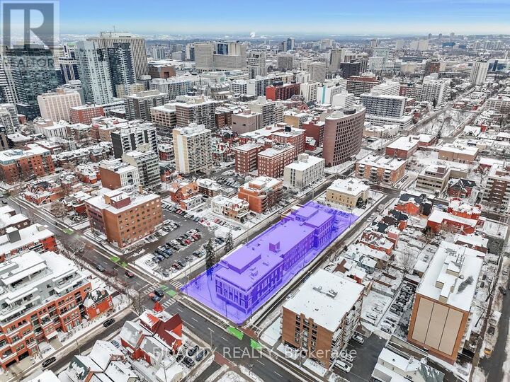 Property Photo:  330 Gilmour Street  ON K2P 2P6 