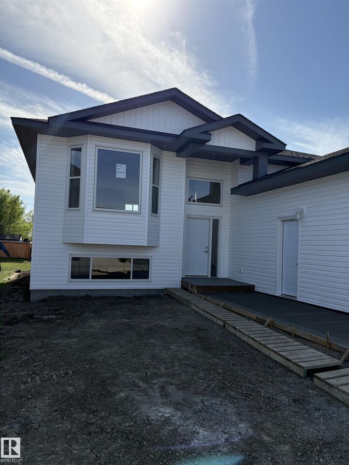 Property Photo: 6 4 Avenue AB T0B 1W0