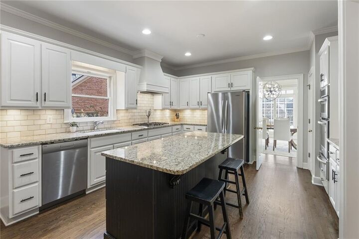 Property Photo:  225 Embassy Court  GA 30328 