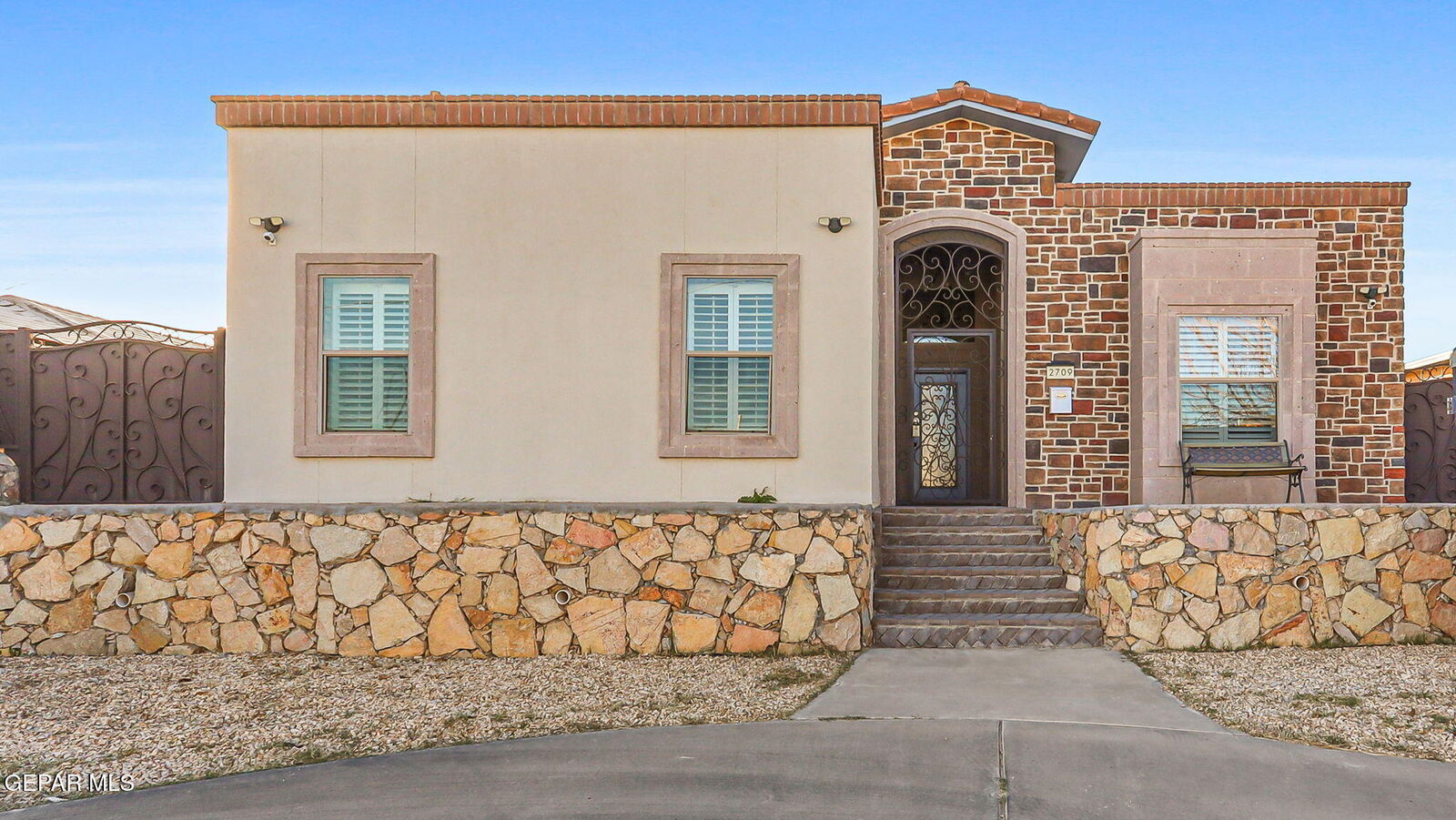 Property Photo:  2709 N Copia Street  TX 79930 